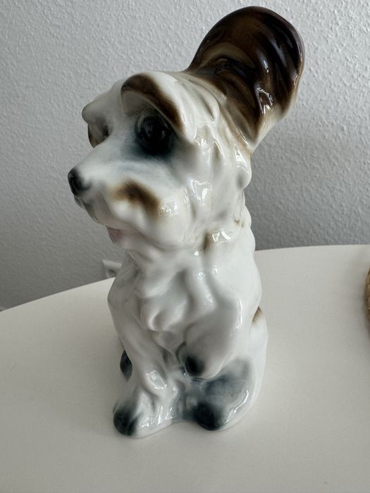 Figurka porcelanowa pieska, Cluj Rumunia