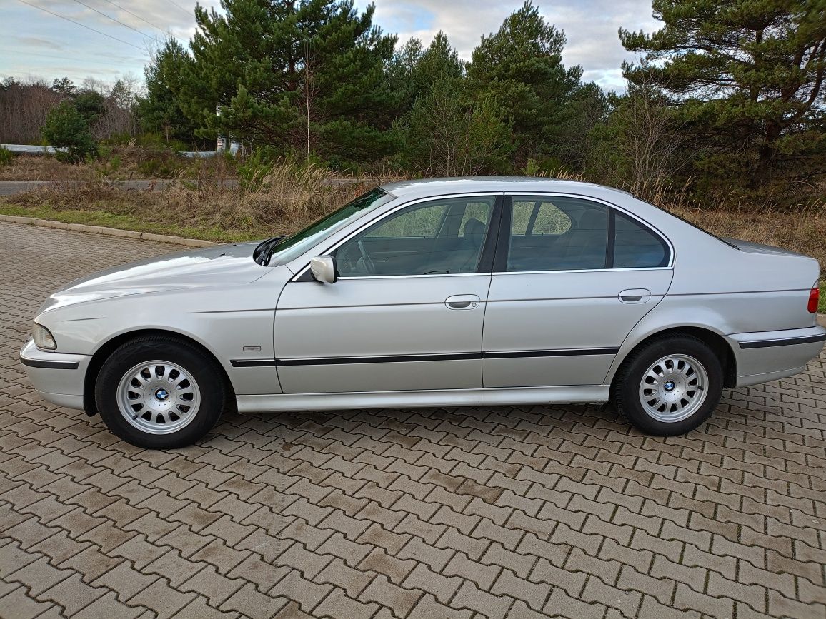 BMW E39 528 i. 16 lat 1 Właściciel.