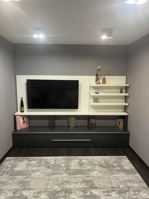 Сдается 3-х к. квартира студия с авторским ремонтом в р-не Металлургов