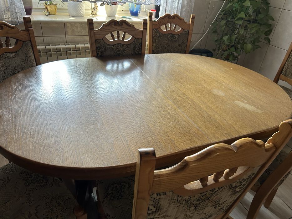 Sprzedam stol i 10 krzeseł