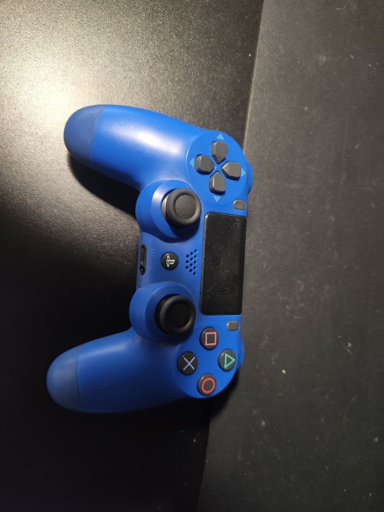 Ps4 slim + 17 jogos + 2 comandos