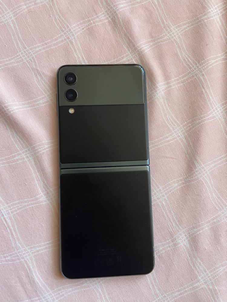Самсунг Galaxy Z Flip3 5G