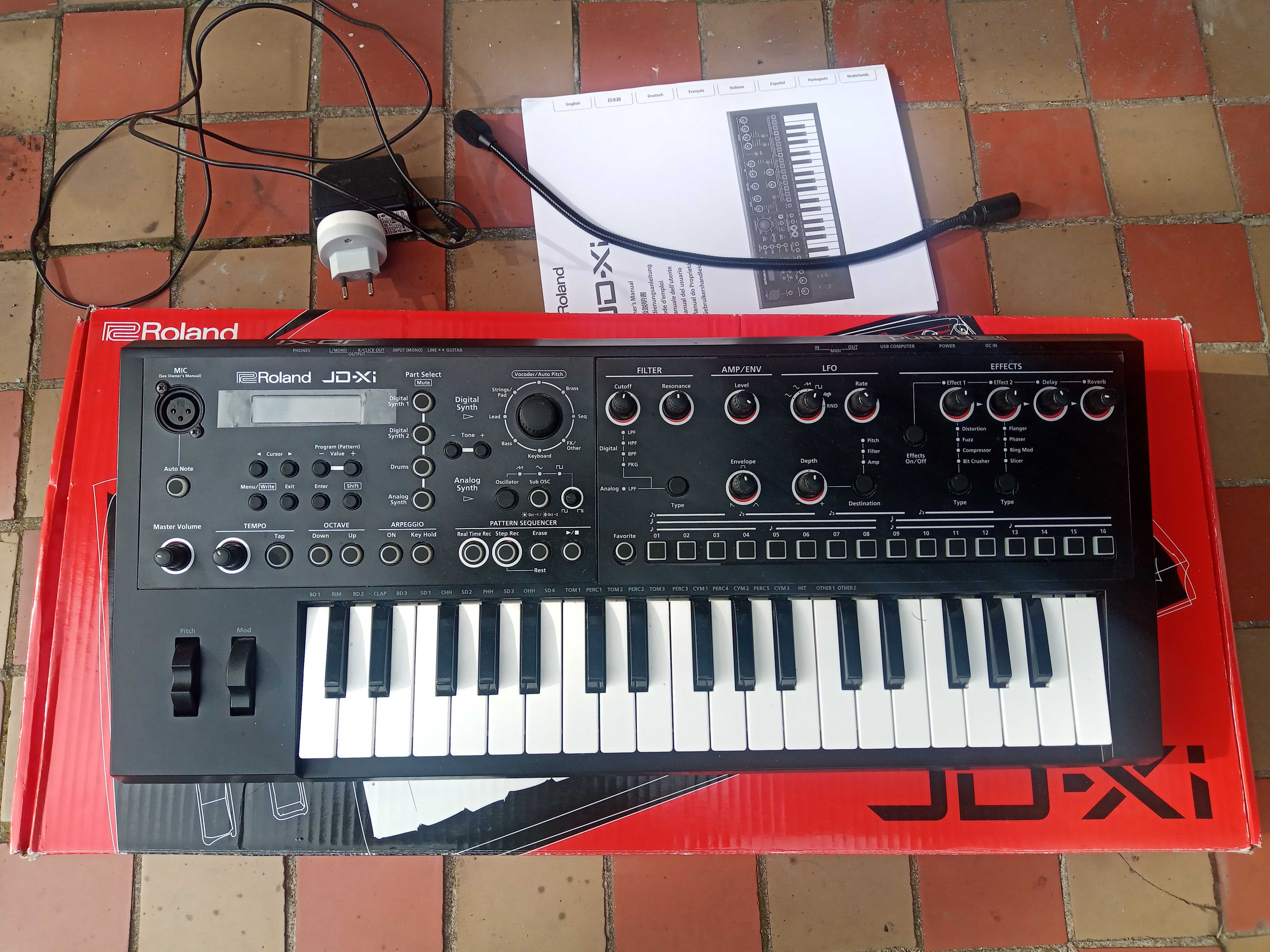 Синтезатор Roland JD-Xi