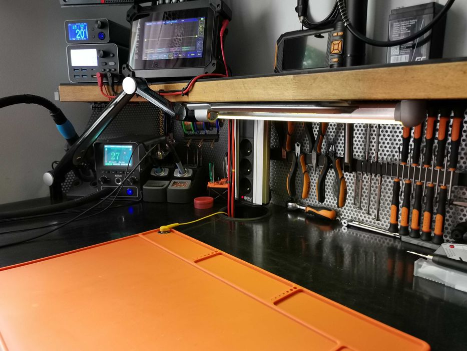 PROFESJONALNA szafka /stanowisko do naprawy elektroniki z wyposażeniem