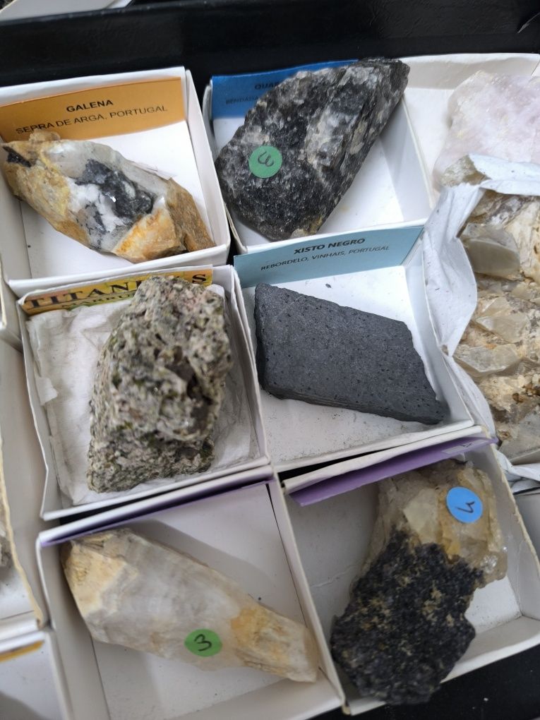 Conjunto de minerais
