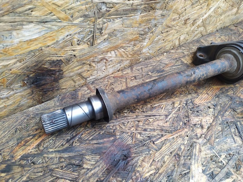 Полуось приводний вал Mazda 3 1.6 Мазда 3 1.6 3