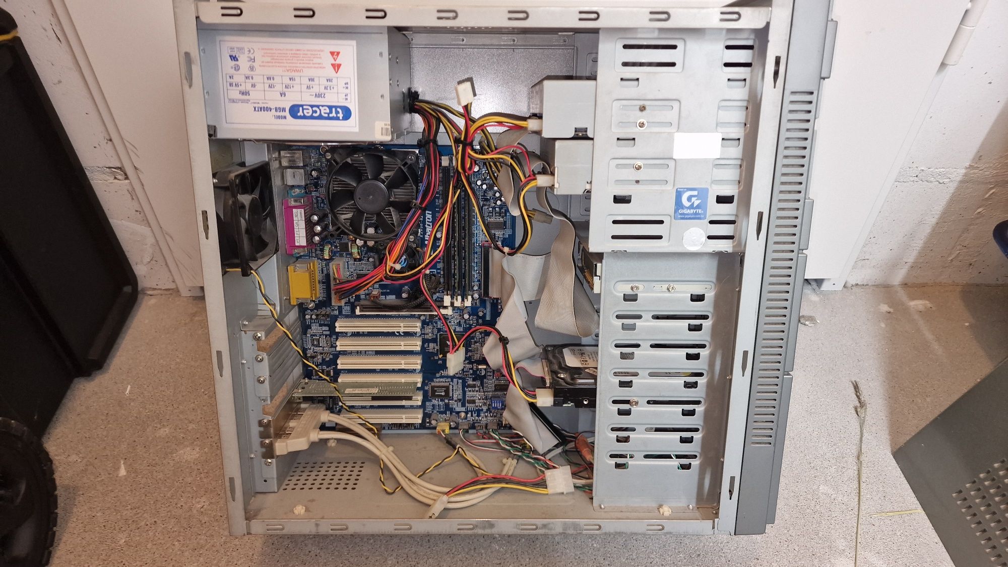 Komputer z epoki Pentiuma - Athlon XP sprawny

XP za flaszkę!