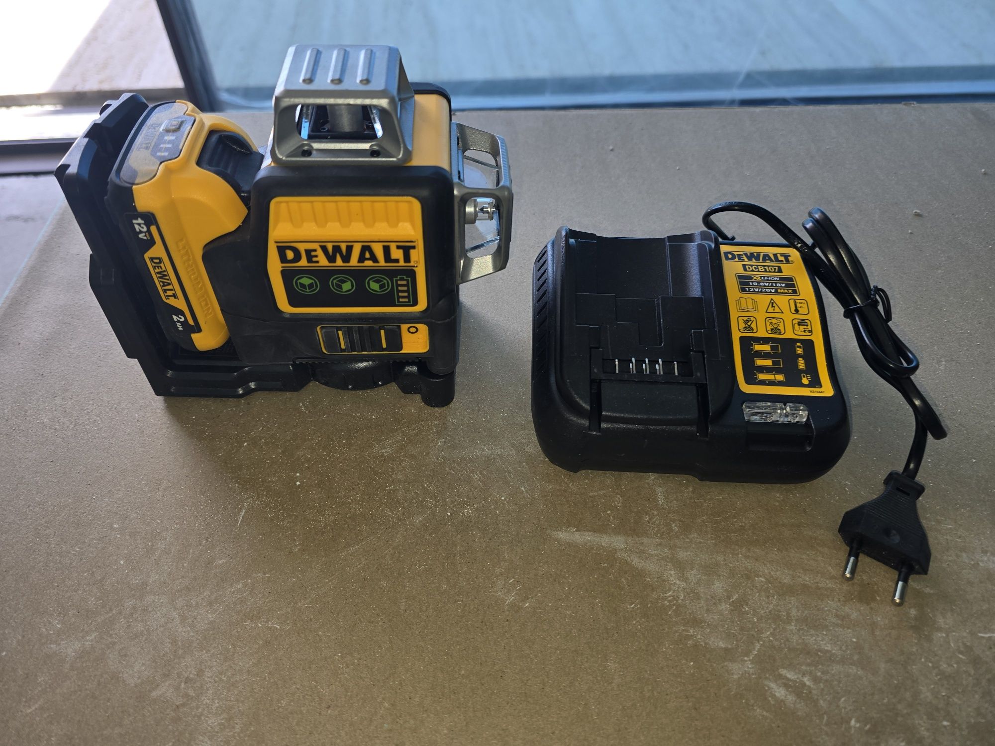laser dewalt de esquadrias