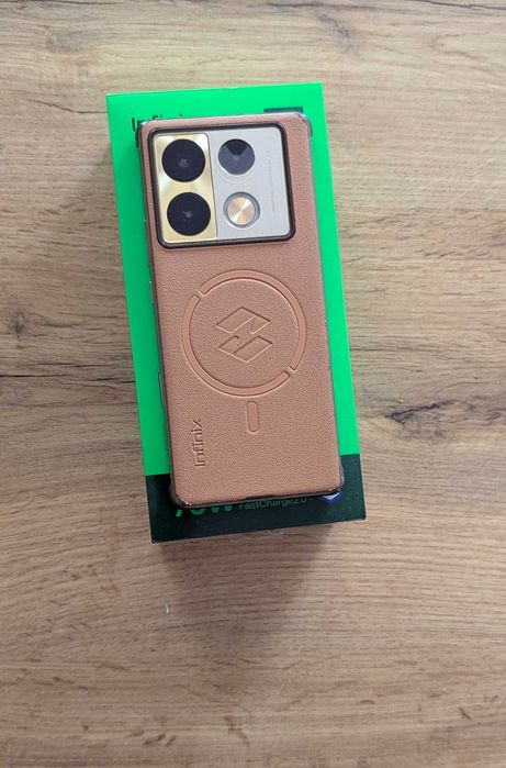 Infinix NOTE40 Pro z ładowarką indukcyjną