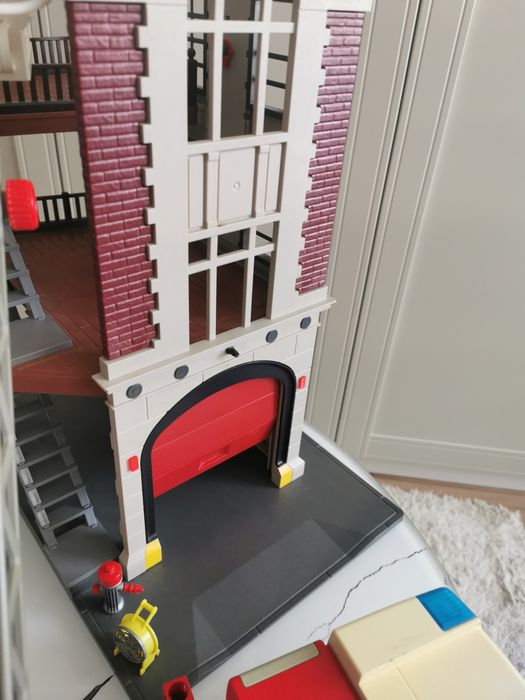 Playmobil duży zestaw straży pożarnej, budynek i auta