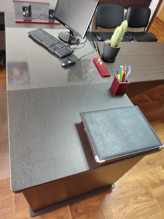 Стіл письмовий керівника