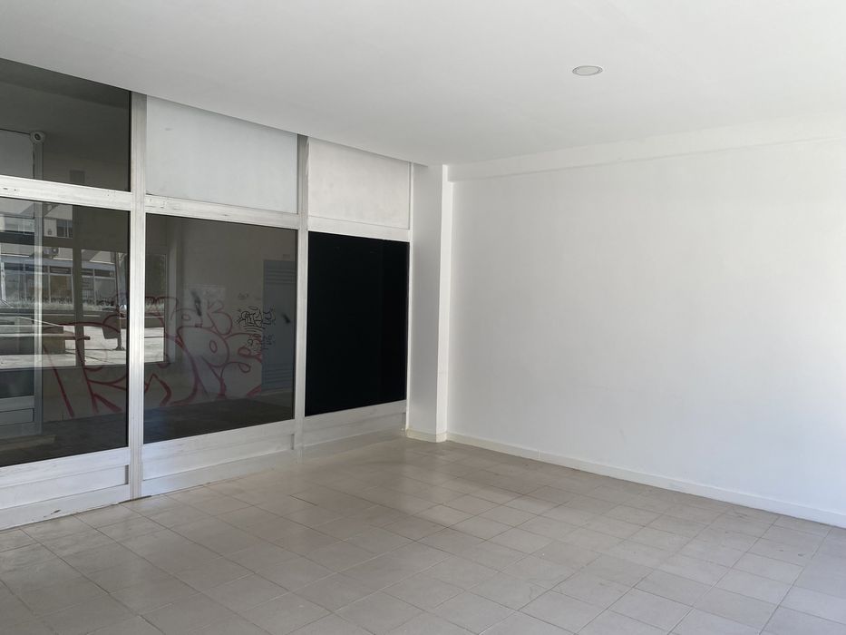 Arrenda-se Loja com 41 m2, no Padrão da Légua - Matosinhos