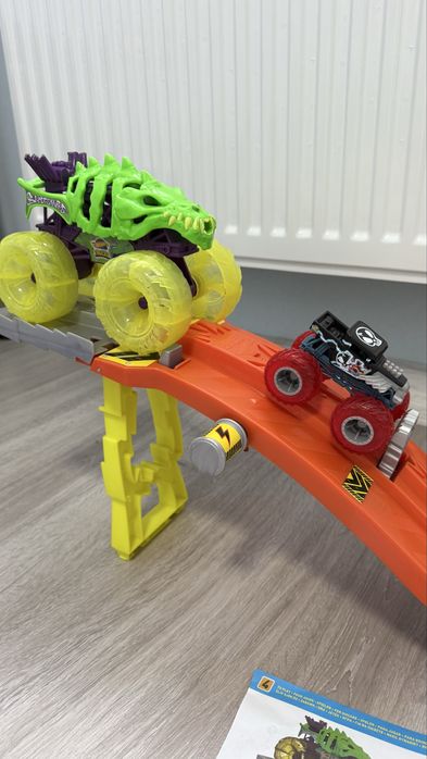 Набір трек Hot Wheels Power Smashers Monster Trucks