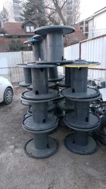 Szpule po kablu do kabla plastikowe  jako stolik na działkę transport