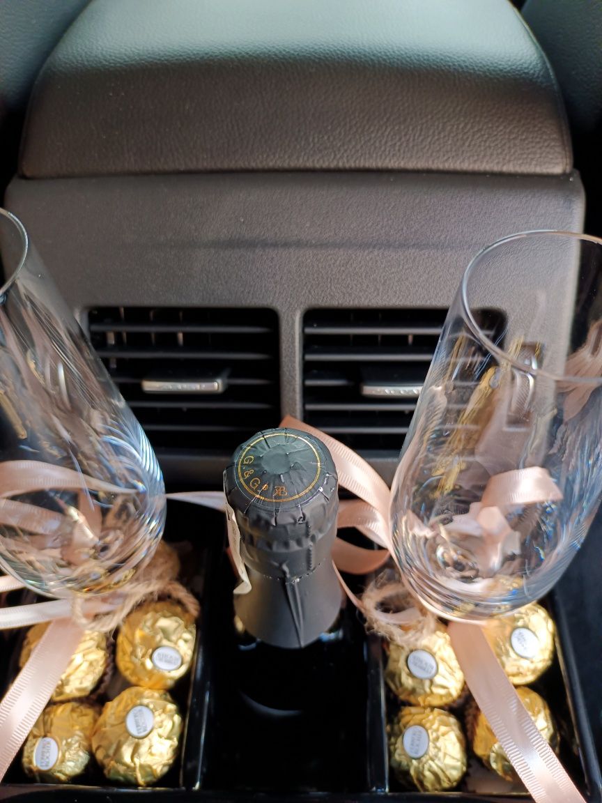 Jaguar xe tunel środkowy do ślubu na szampana