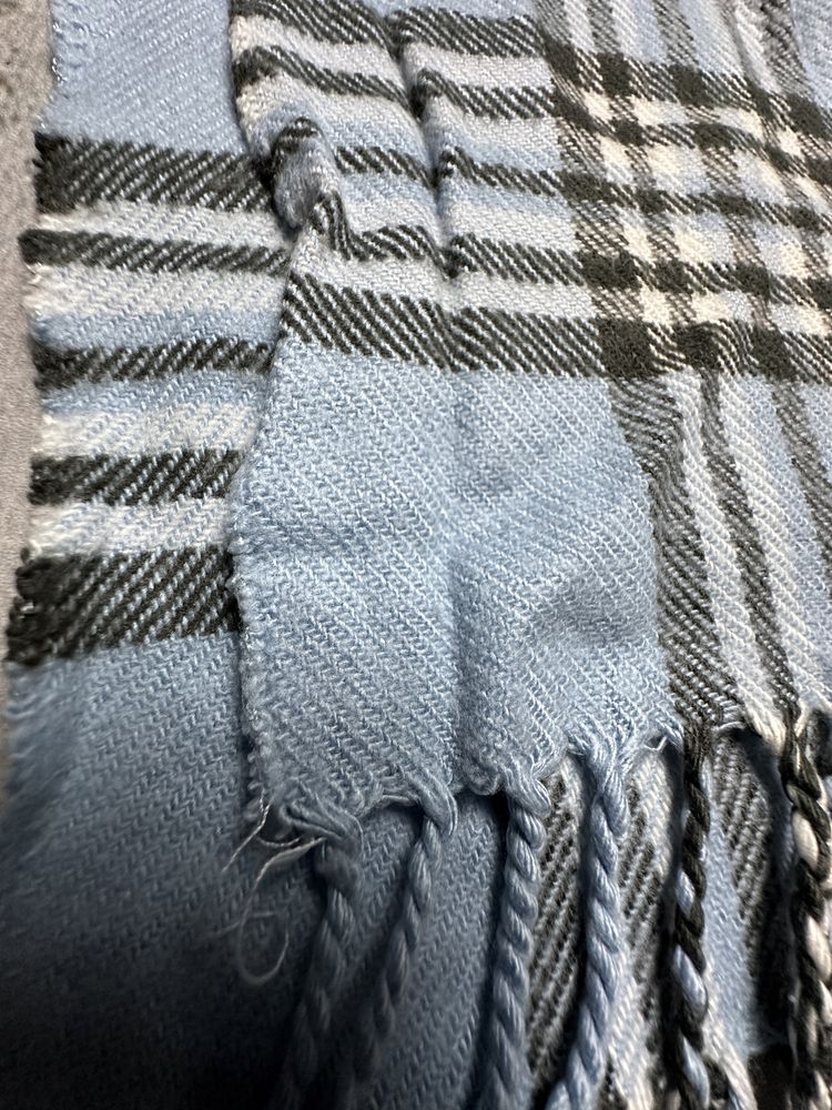 szalik burberry.