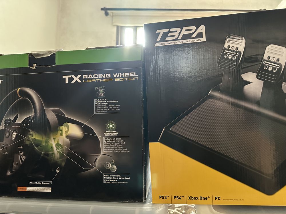 Base Thrustmaster TX com pedais