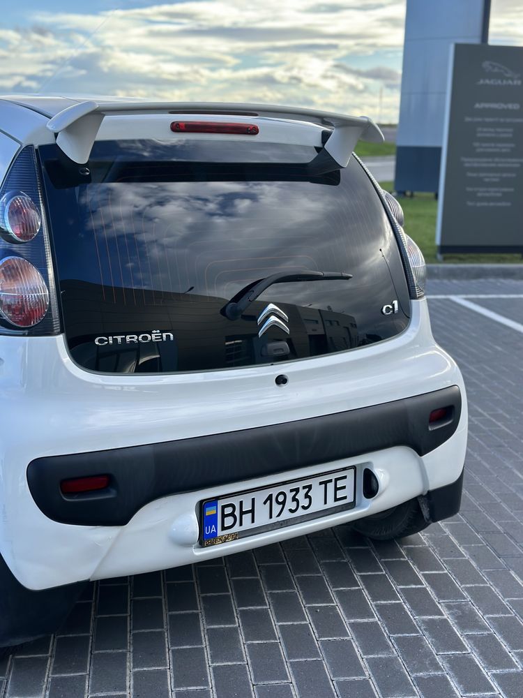 Машина Citroen c1