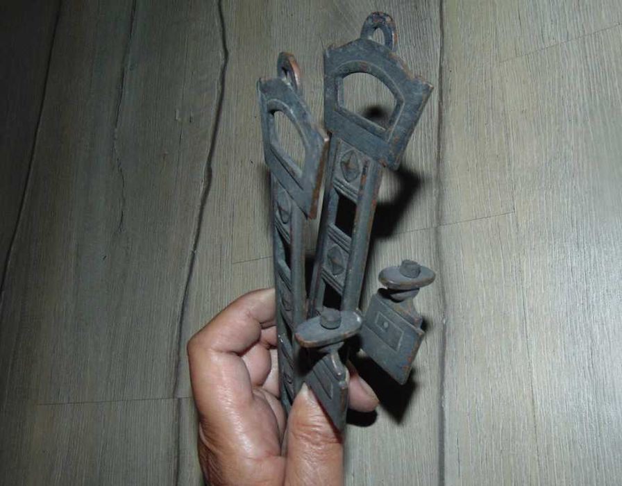 Secesyjne mosiężne ramiona lampa naftowa wys.32,5 cm.całość