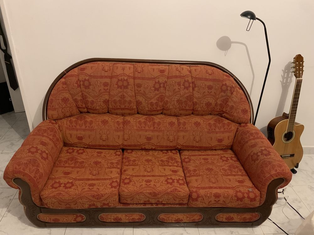 Vendo sofá cama vintage + duas poltronas