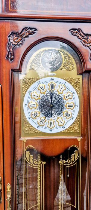 Relógio de chão antigo