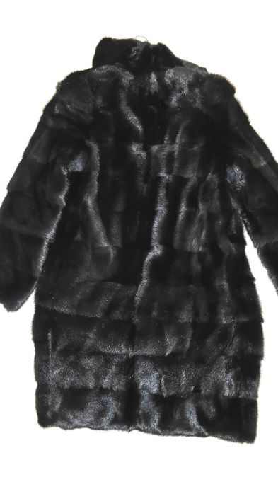 Натуральна норкова шуба, чорного кольору