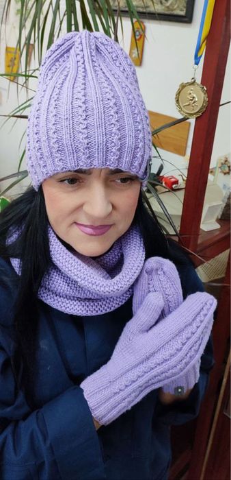 Набір новий шапка на обʼєм 55-56 см, снуд та рукавички