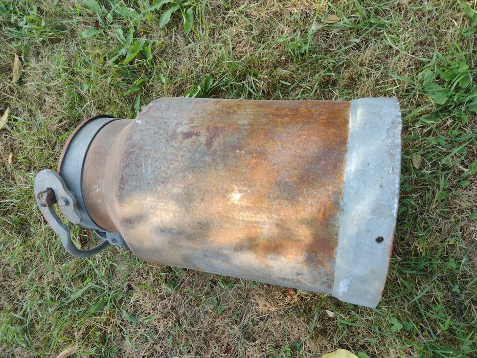 Duża bańka na mleko.z pokrywą PRL ok. 25 litrów