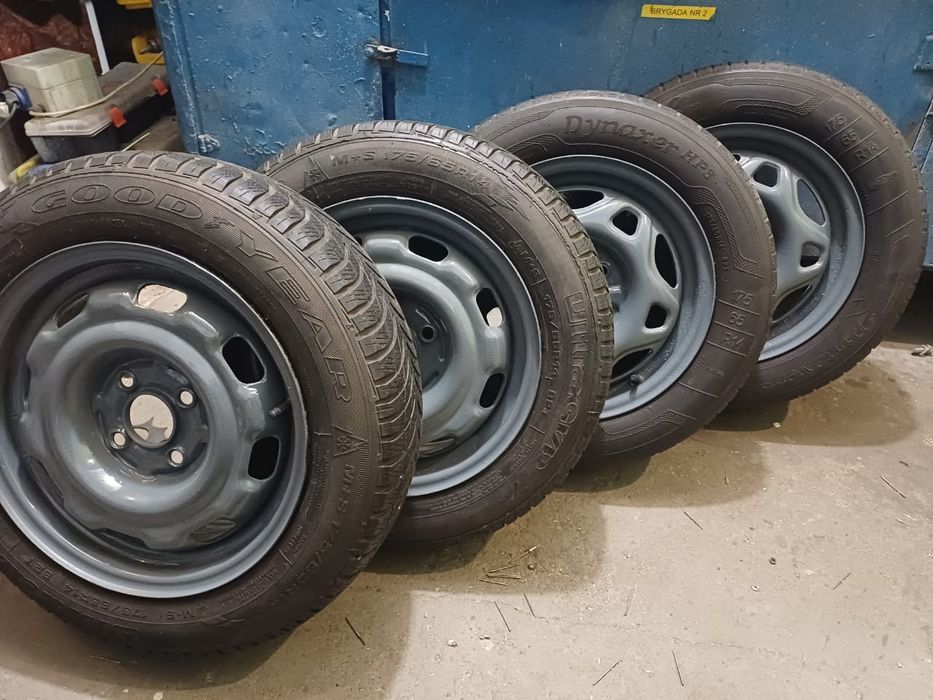 Felgi 14" z oponami  4x100 175/65/r14  komplet 4 szt.Odnowione!