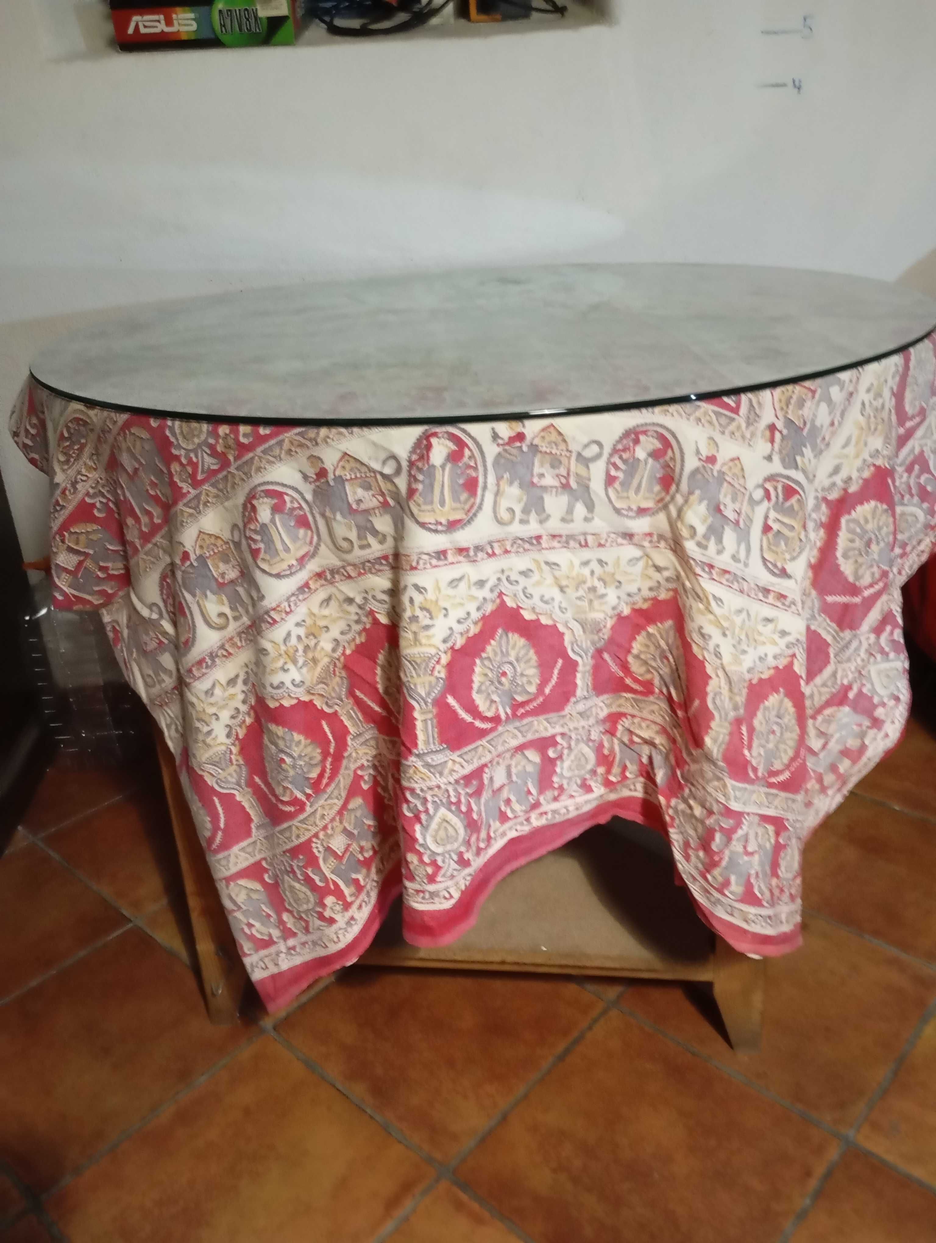 Mesa camilha em Madeira  com vidro