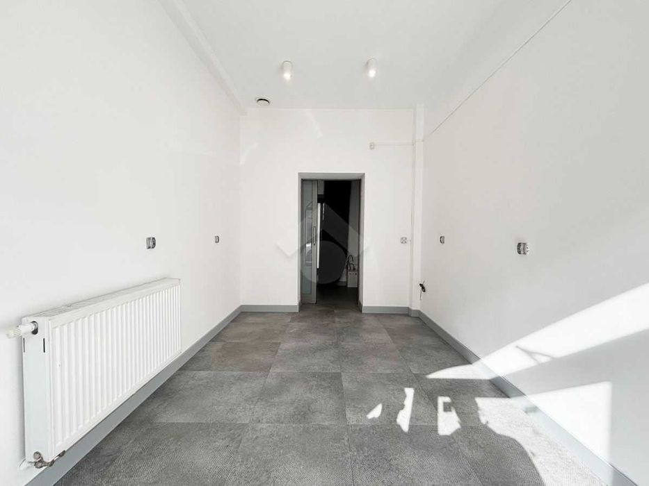 Lokal w centrum - duża witryna - ul. Słowiańska/Długa - MPEC