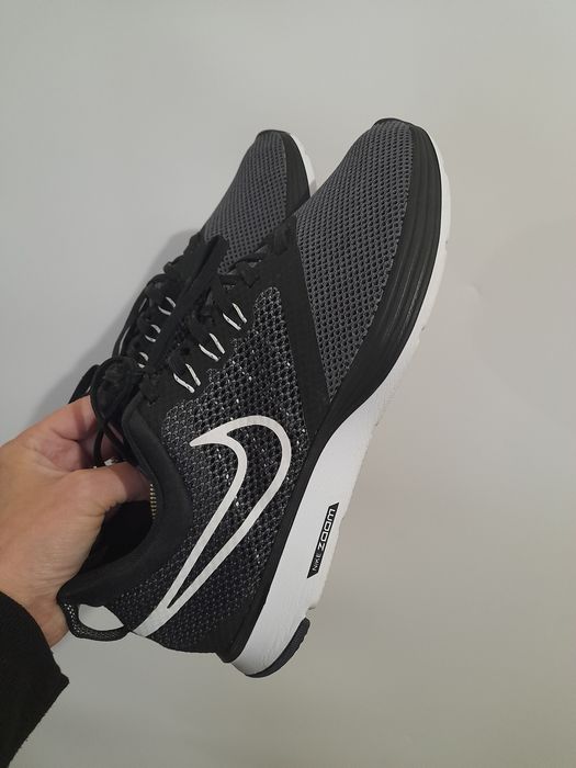 Nike Zoom Strike оригінал спортивні бігові кросівки