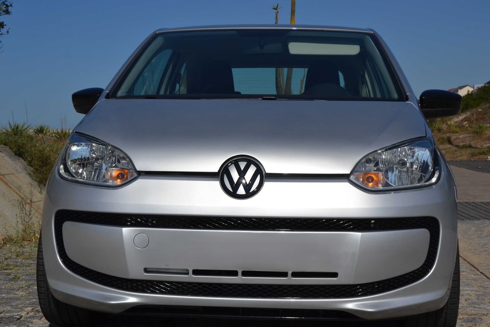 VW UP! Com vários componentes novos e extras.