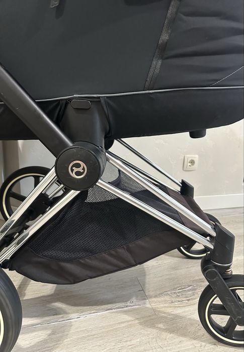 Продам коляску Cybex priam 3,0 deep black