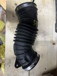 Патрубок воздушного фильтра jeep cherokee kl 3,2