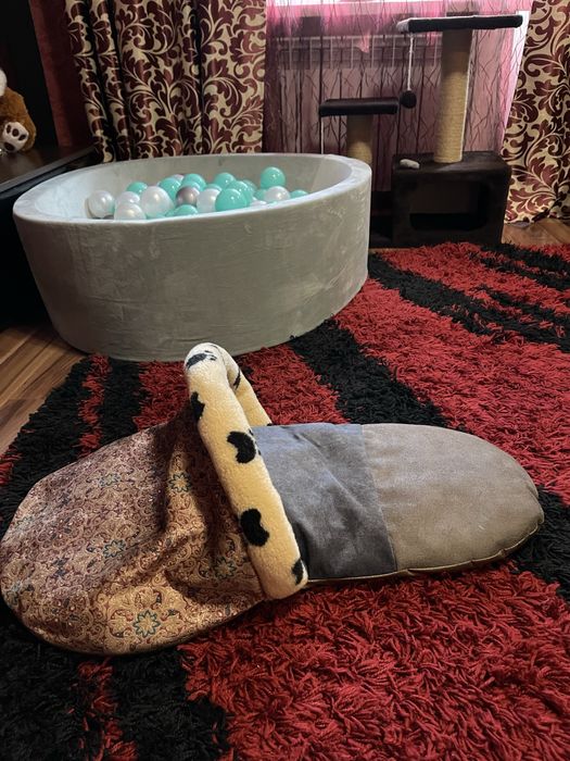 Лежанка для котів, маленьких собак