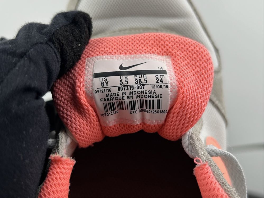 Оригінал! Кросівки Nike NMD Runner 38.5 розмір 248