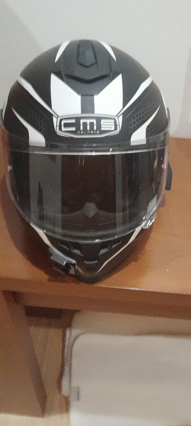 Vendo capacete esportivo CMS