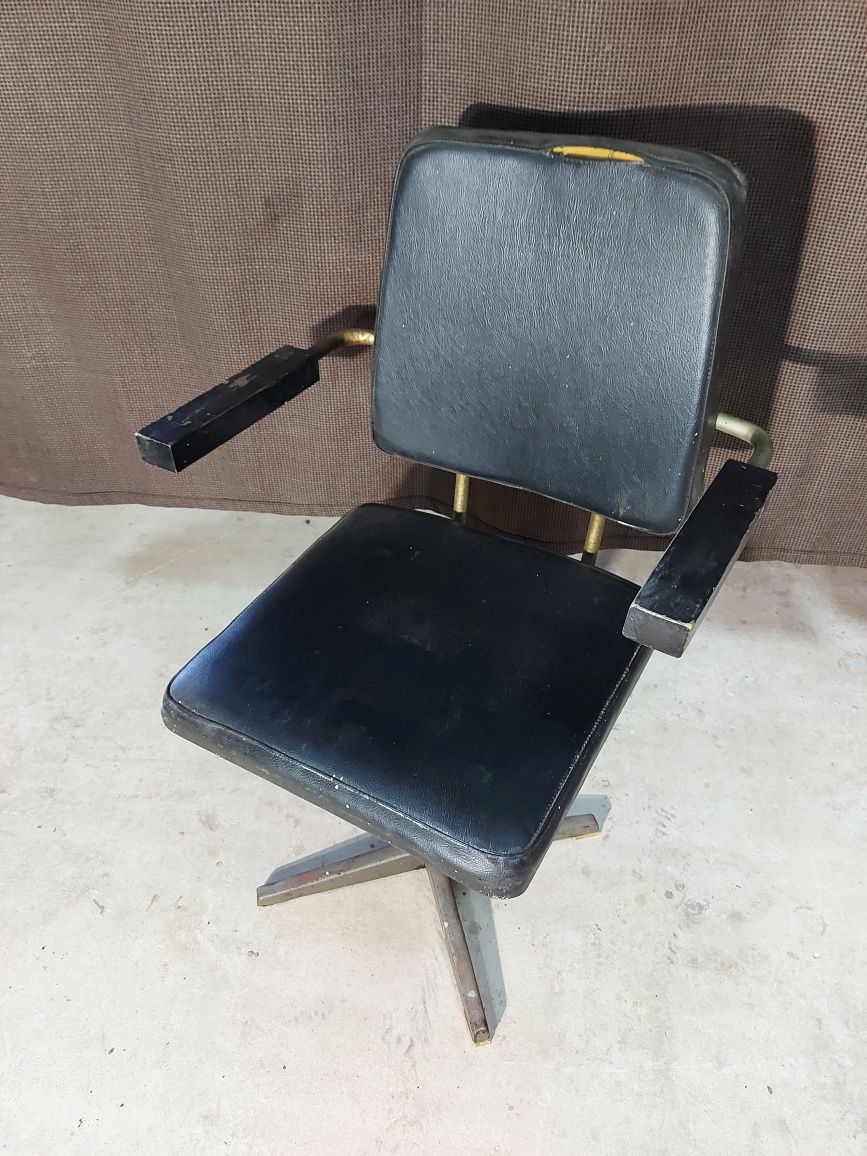 Krzesło, fotel medyczny PRL