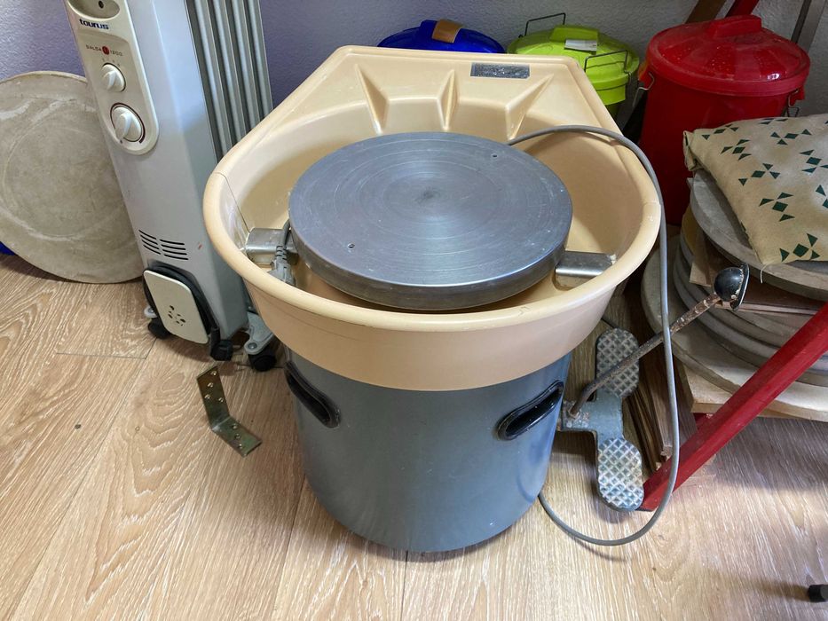 Roda de Oleiro Shimpo em bom estado