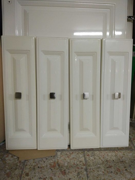 Porta e gaveta lacadas (Armários de Cozinha )
