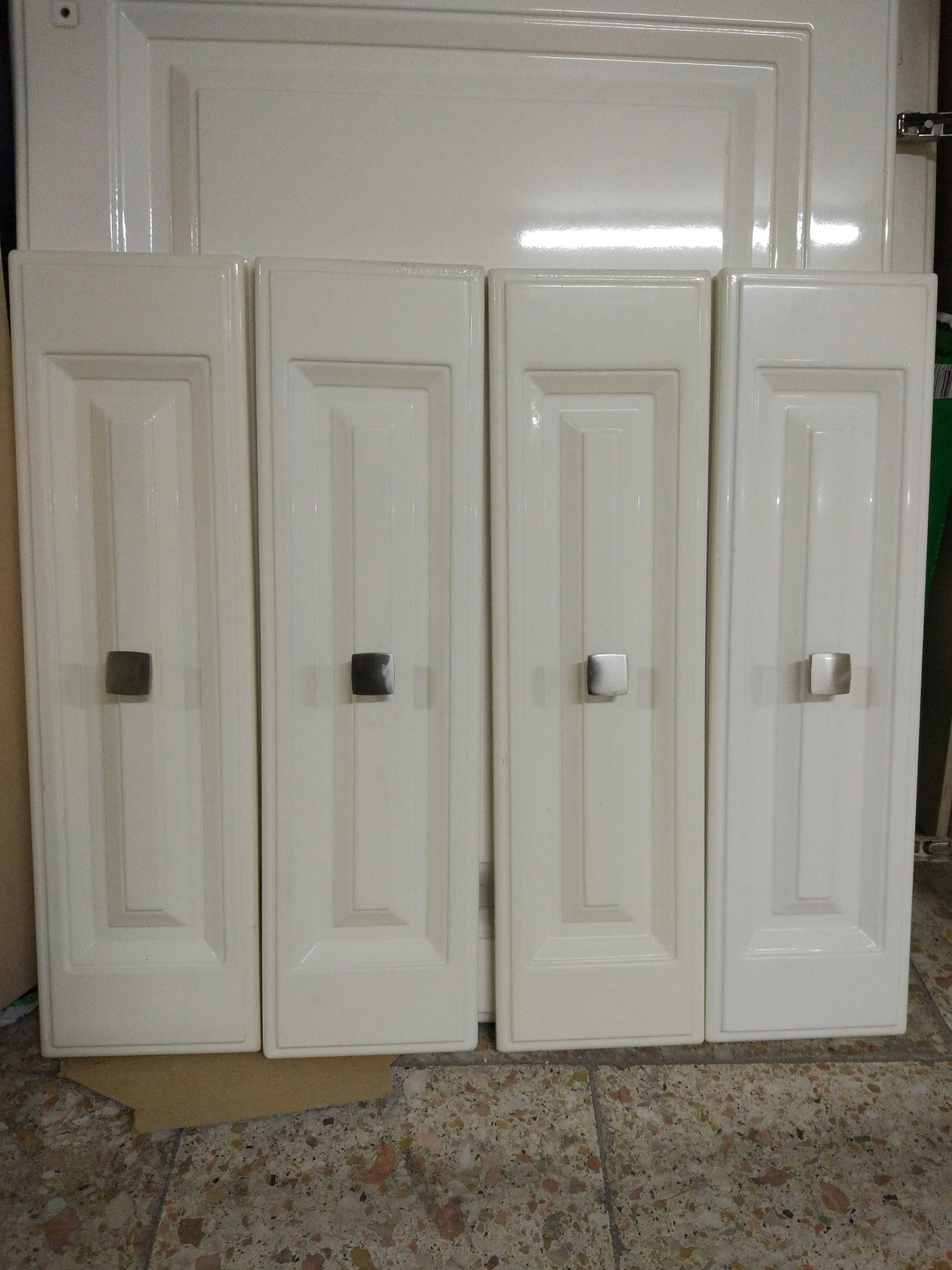 Portas e gavetas lacadas (Armários de Cozinha )