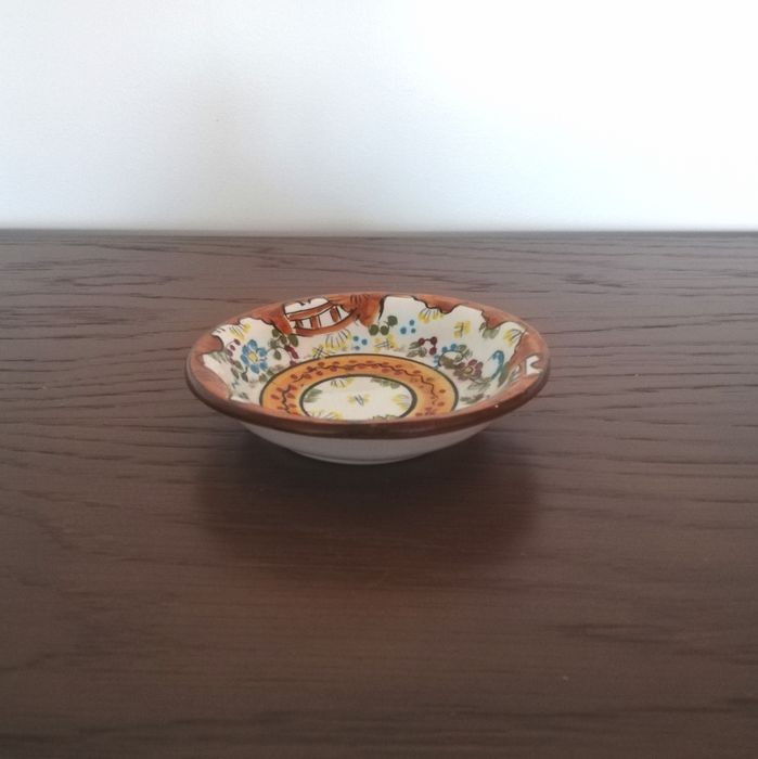 Jarro com prato vintage, pintados à mão