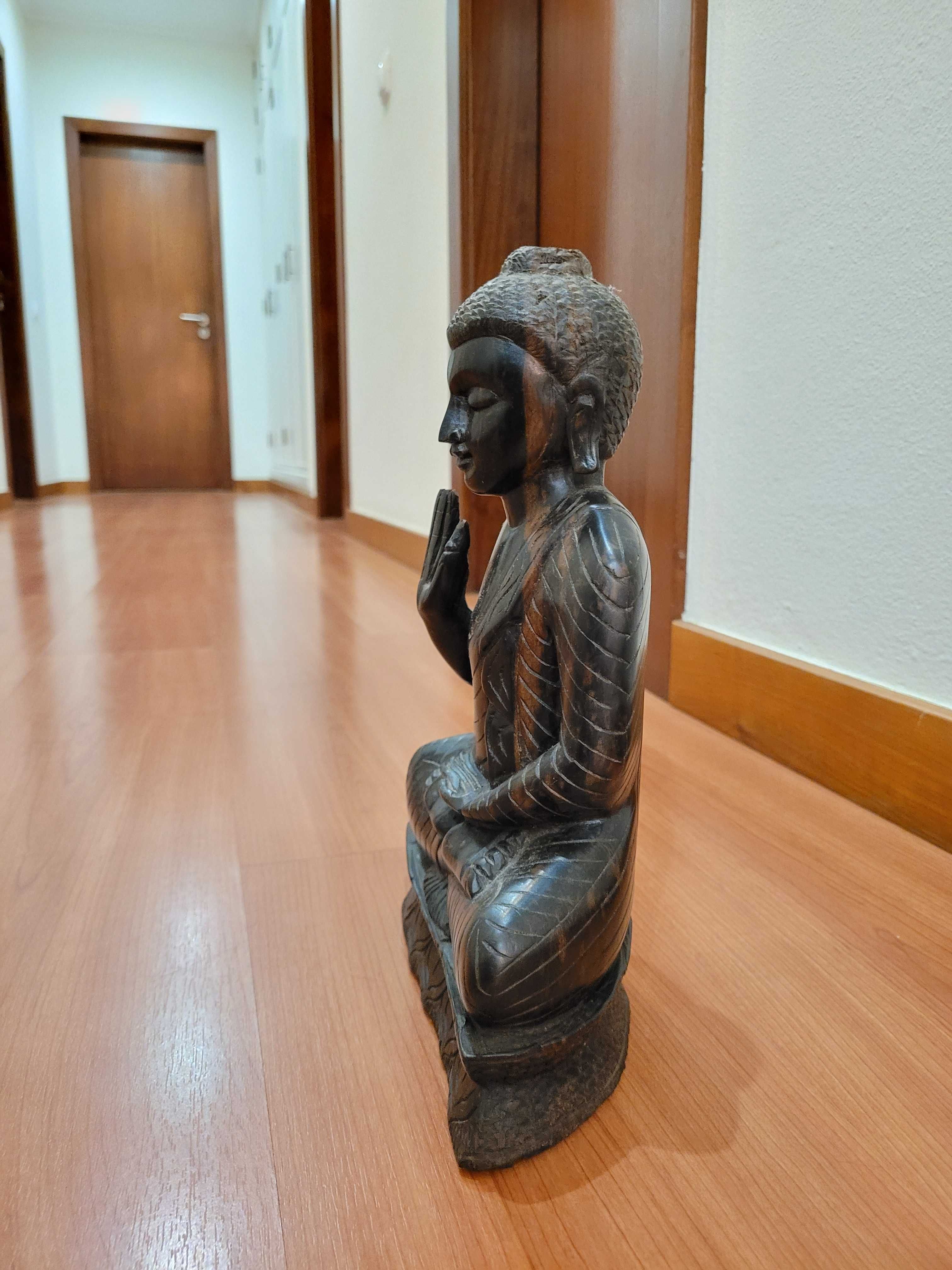 Budha preto decoração