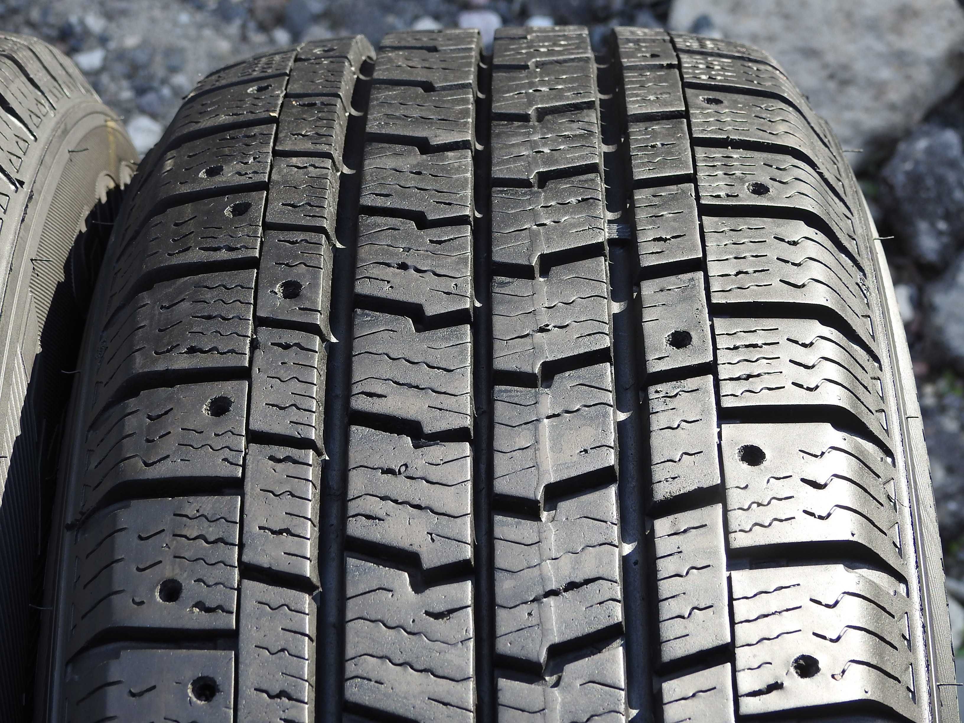2xGoodyear vector cargo ultra grip CUG 2 215/65r16c 109t 8,5/6,5mm 19r