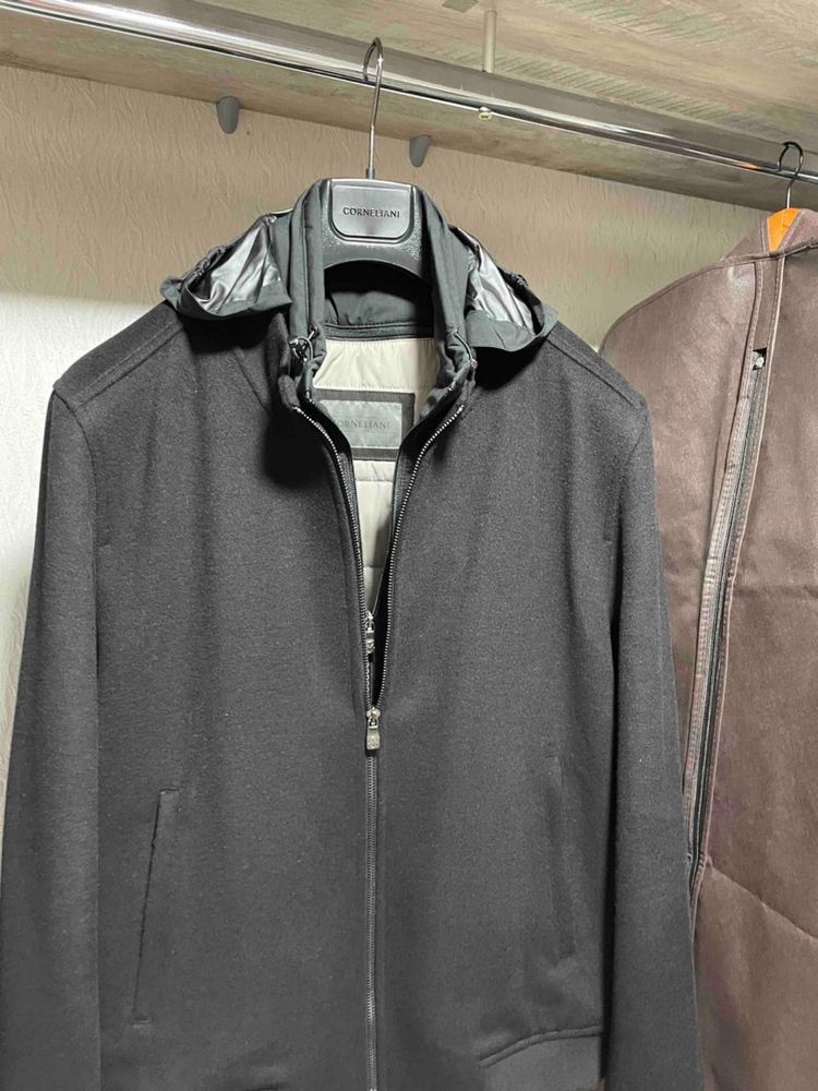 Шерстяной бомбер Corneliani