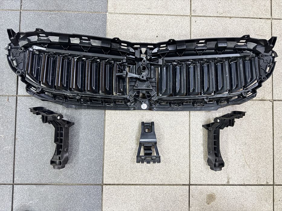 Жалюзі (верхні) до bmw g20