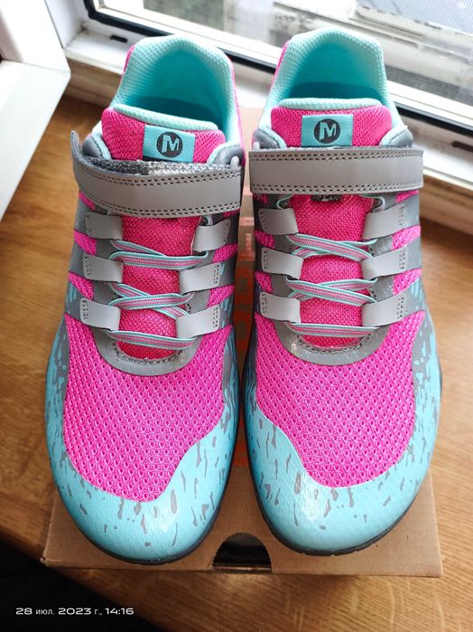 Кроссовки марки-Merrell