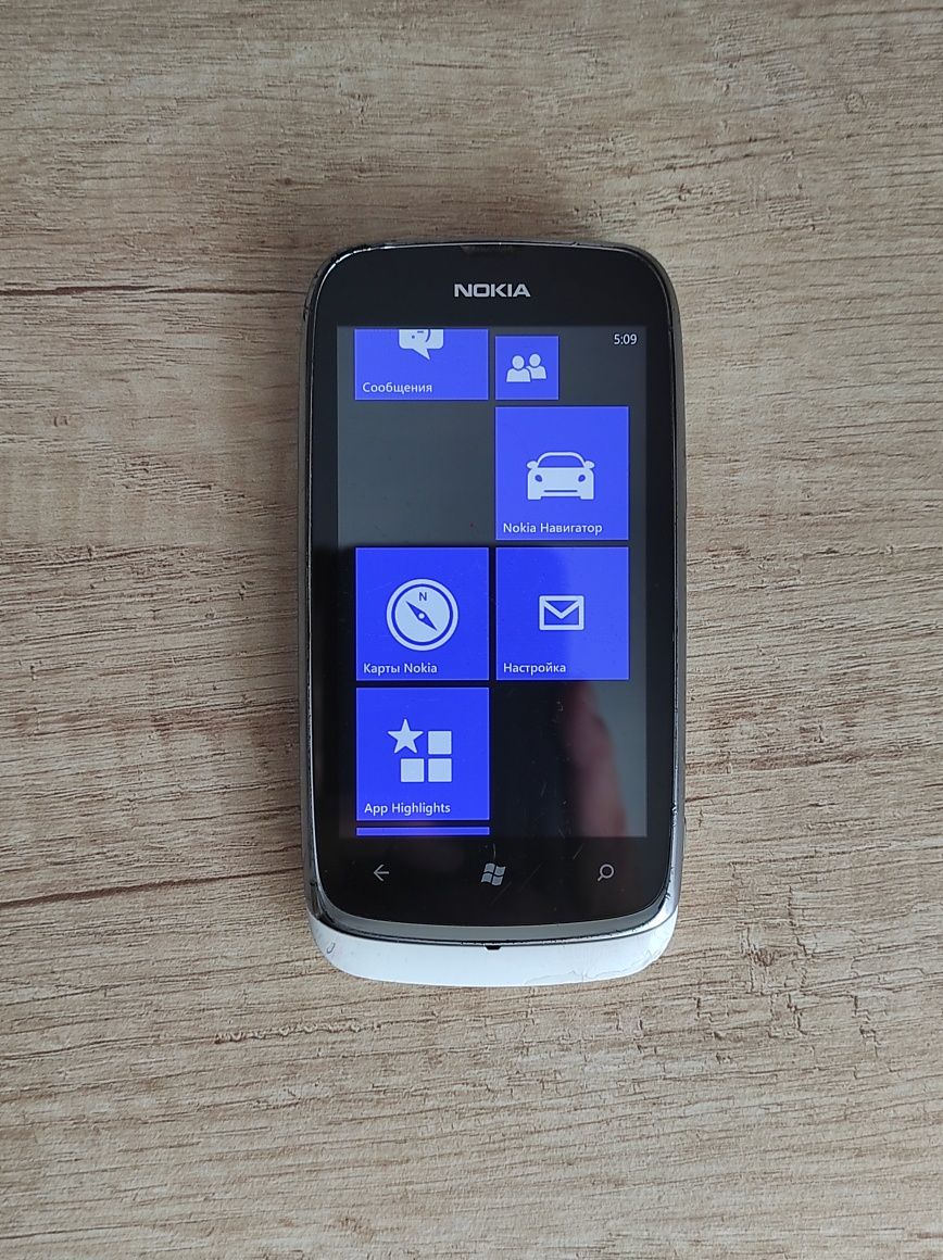 Nokia Lumia 610 смартфон  Windows phone