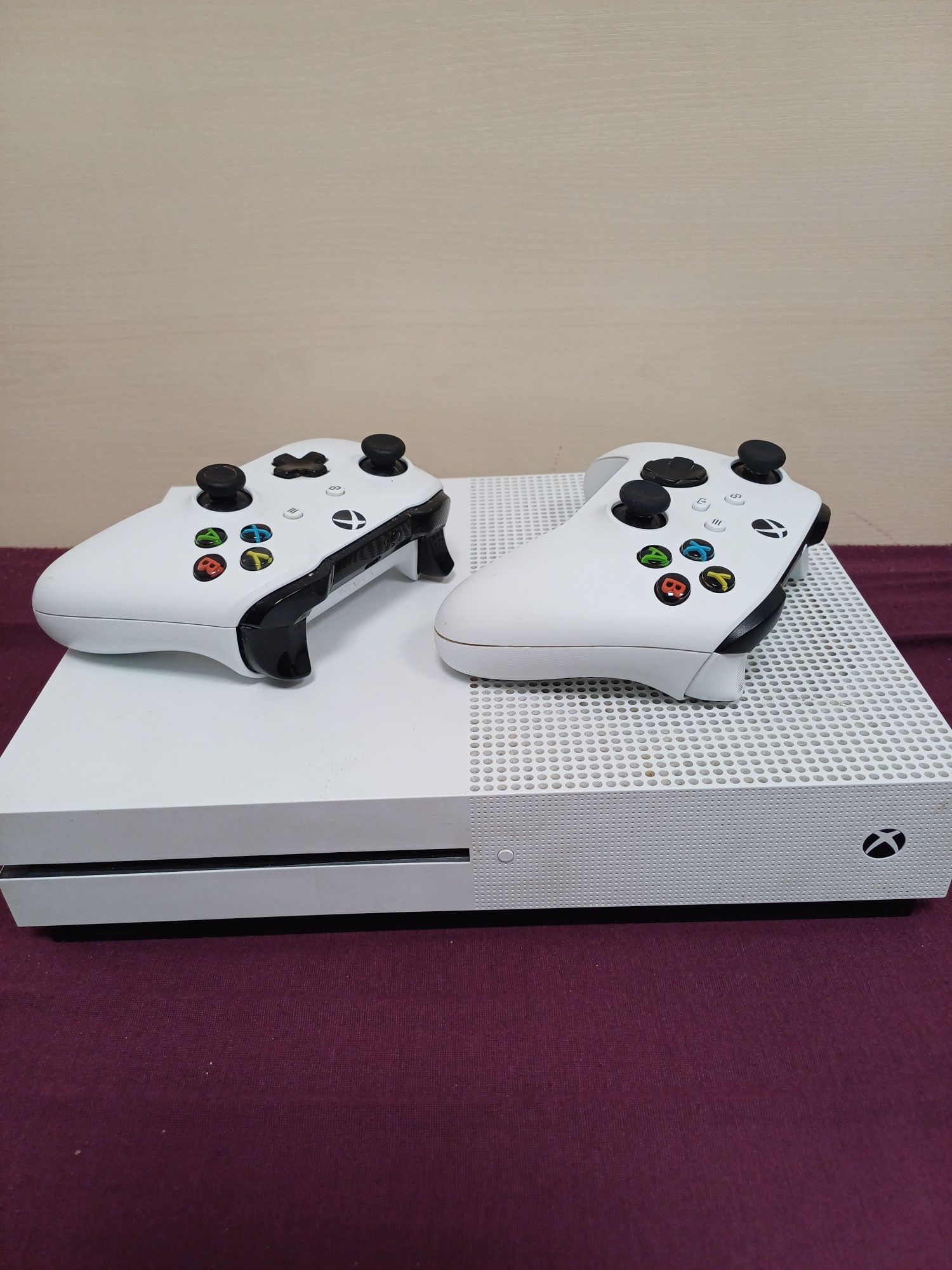 Xbox one + 2pady + gry